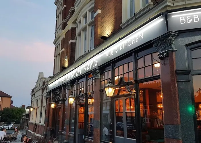 Oyo The Kilburn Arms Bed & Breakfast London
